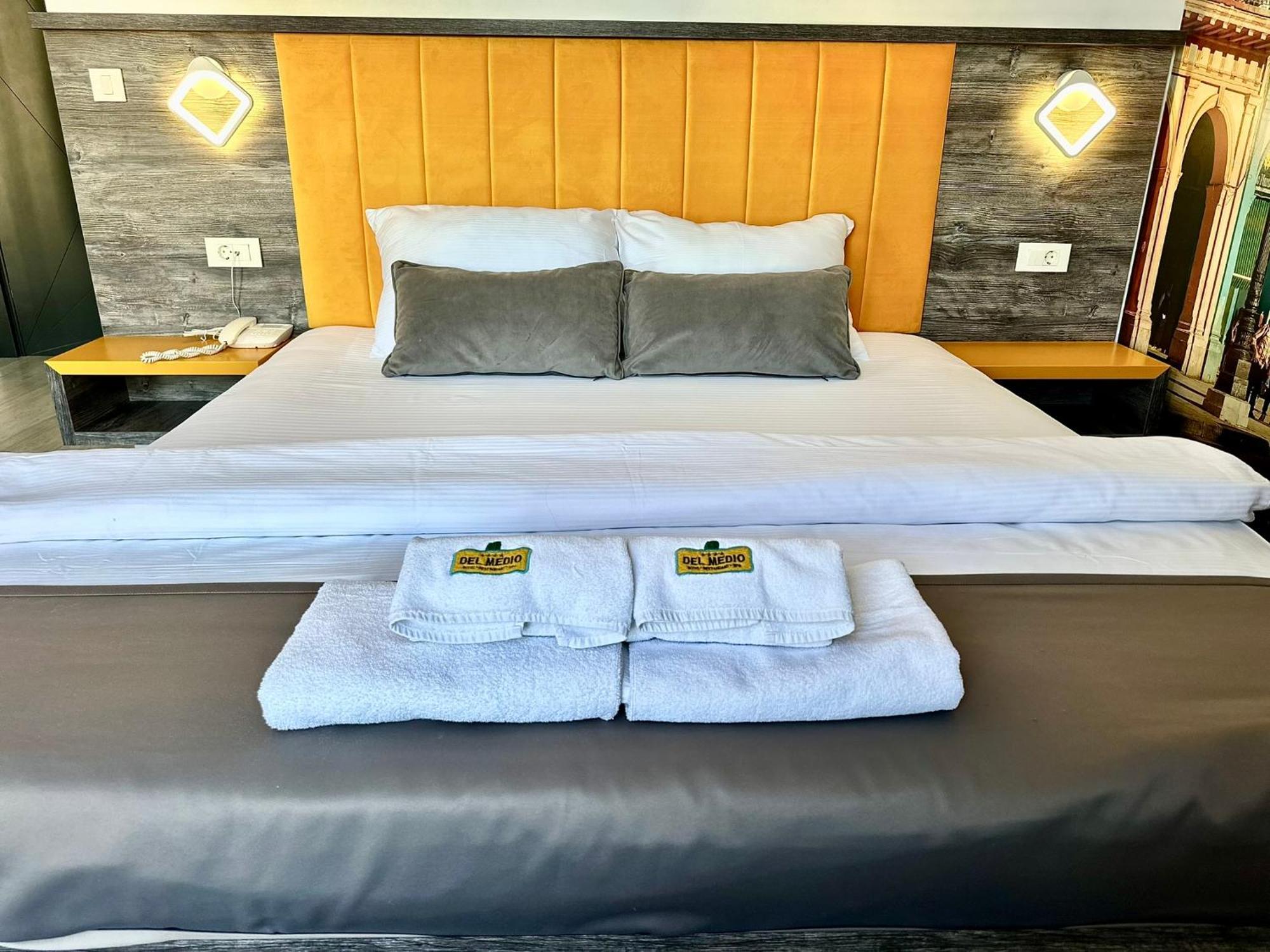 Del Medio Hotel